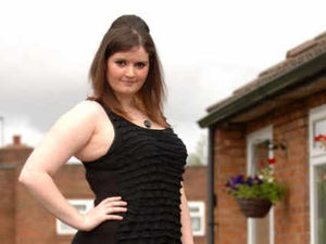 Supporting image for story: Serena beats the schoolgirl bullies by becoming a model