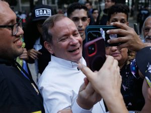 Supporting image for story: Venezuelan opposition politician ‘under house arrest’ after release from jail