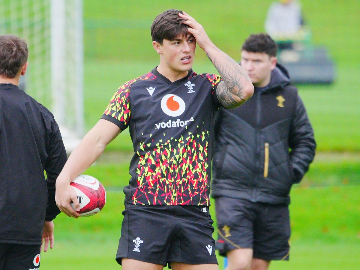 Louis Rees-Zammit named among replacements for Wales return against Argentina