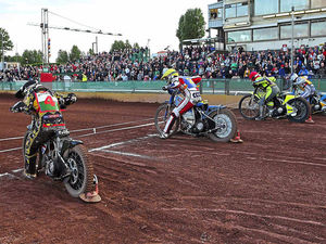 Supporting image for story: First Retro Fours is a success at Monmore