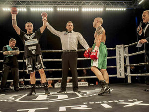 Supporting image for story: Rob Hunt loses, Sam Evans wins by TKO