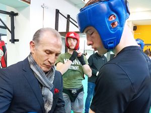 Supporting image for story: Legendary fighter Ray Mancini makes visit to Wolverhampton Boxing Club