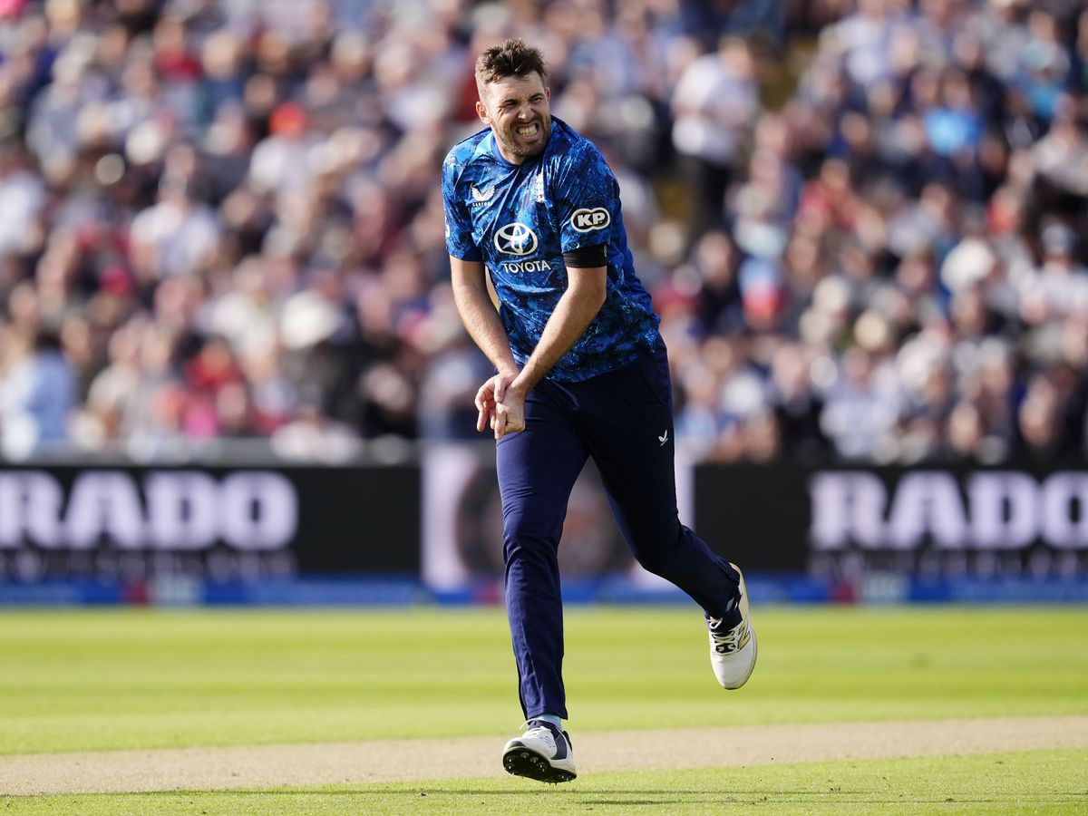 Jamie Overton set for spell on sidelines with broken finger