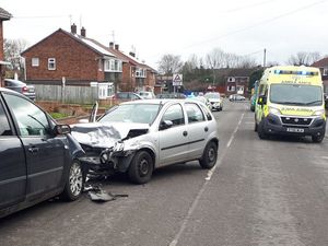 Supporting image for story: Mount Pleasant crash closes busy Shrewsbury road