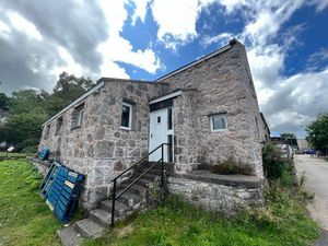 Supporting image for story: This £60K cottage could be the ultimate holiday home - but it'll need some work