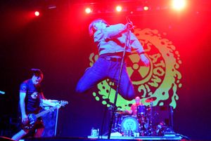 Ned's Atomic Dustbin play the Wolverhampton Civic back in 2015