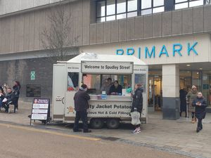 Supporting image for story: Watch: How Wolverhampton's baked potato vendor compares to Staffordshire's famous Spud Man