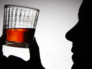 Supporting image for story: Freeze alcohol duty in Budget, Reeves urged