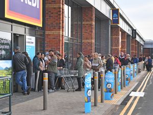 Supporting image for story: Watch: Aldi supermarket opens in Oldbury as shoppers queue up for bargains and meet paralympian gold medalist Megan Richter