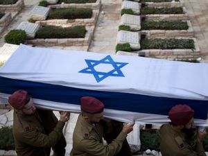 Supporting image for story: Israel reports eight combat deaths as it presses forward on two fronts