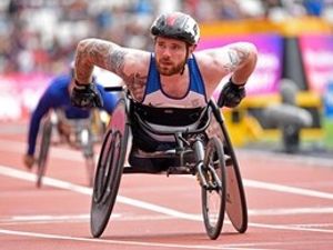 Supporting image for story: University honours for gold-winning athlete and air balloon designer