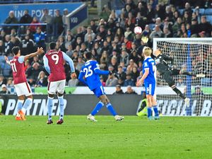 Supporting image for story: Leicester 1 Aston Villa 2 - Report