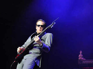 Supporting image for story: Bonamassa mixes blues and bouzouki