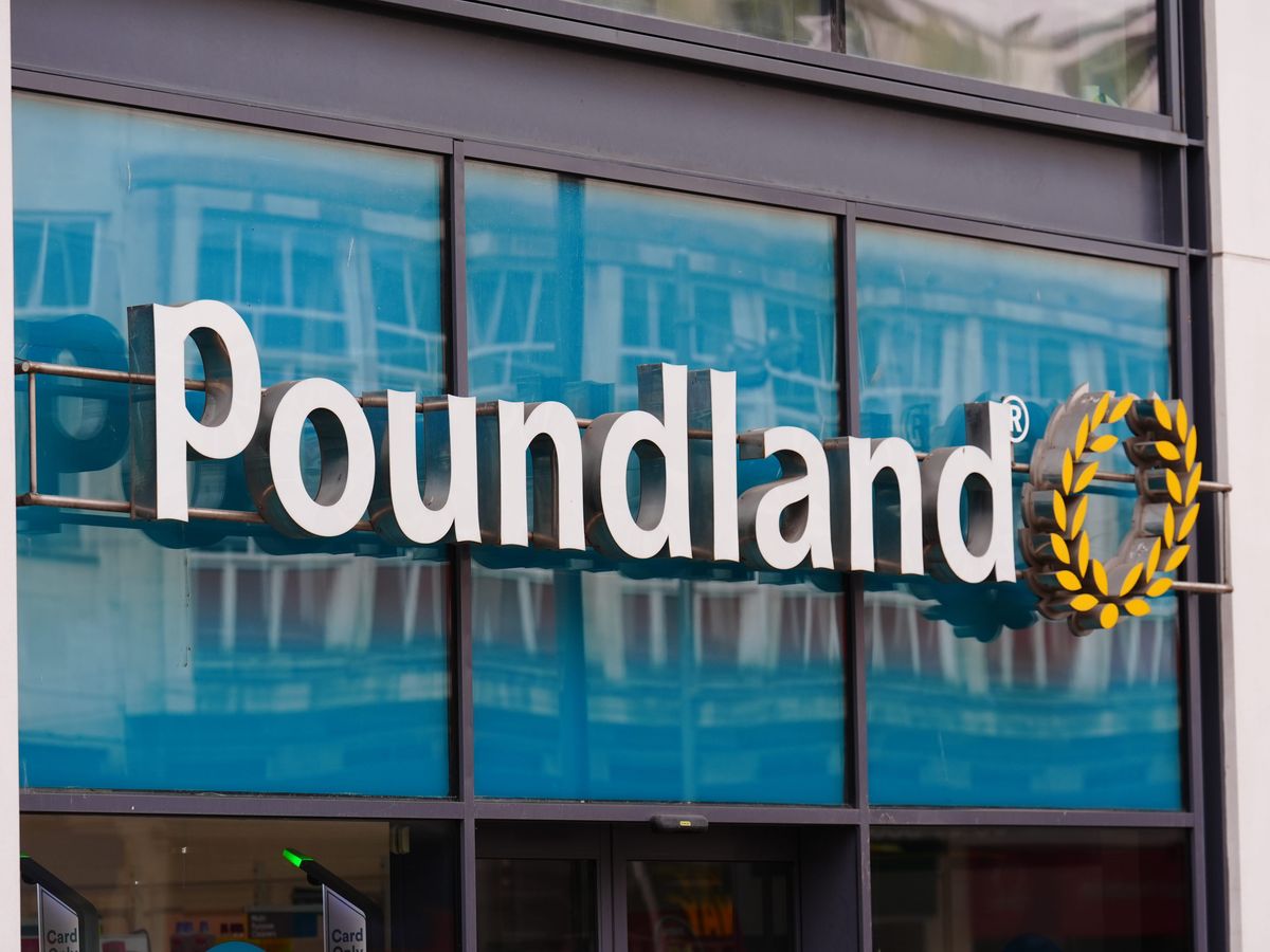 Poundland closing: 40 per cent off clearance sale at Walsall store as budget brand hopes to leave with pride