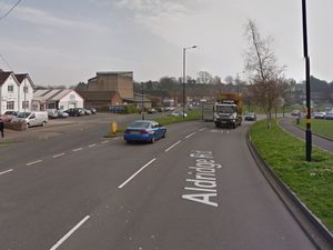 Supporting image for story: Armed police called after man suffers gun shot wound in Great Barr