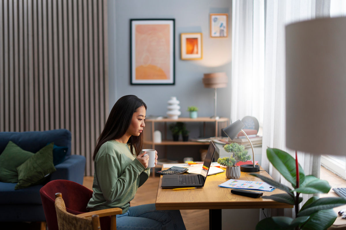 Redefining Career Success in the Remote Work Era: Flexibility, Growth, and Digital Visibility