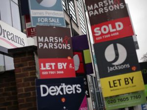 Supporting image for story: ‘Average UK house price fell by 1.4% month on month in November’