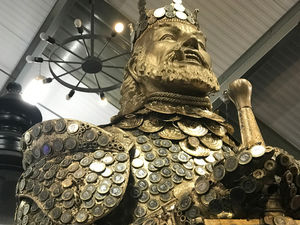 Supporting image for story: £1 Oswestry sculpture made using Midas touch