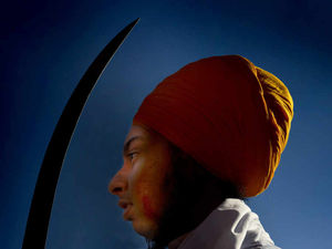 Supporting image for story: IN PICTURES: Hundreds mark Sikh festival in the sun