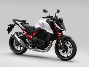 Supporting image for story: Honda’s Hornet returns as lightweight naked bike