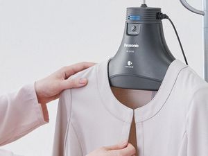 Supporting image for story: Fed up with washing your clothes? This hanger cleans them for you