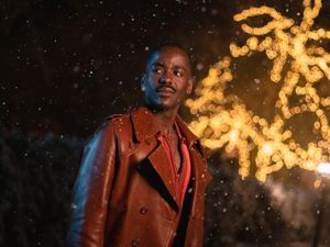 Supporting image for story: Ncuti Gatwa in new photos of Doctor Who Christmas special with Davina McCall