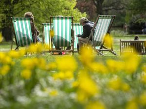 Supporting image for story: Temperatures set to hit 25C this weekend amid warmer weather across UK