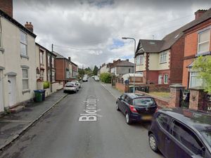 Supporting image for story: Teenagers arrested just 30 minutes after armed carjacking in Oldbury
