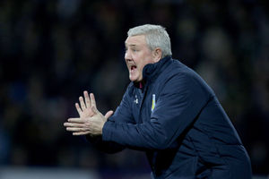 Steve Bruce shouts his instructions