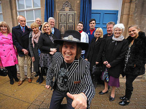 Supporting image for story: WATCH: Sons and daughters of Wolverhampton are here forever after