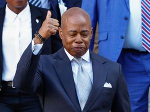 Supporting image for story: Governor weighs removing New York City mayor Eric Adams