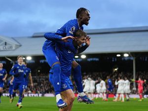 Supporting image for story: Everton stage late comeback to stun Fulham
