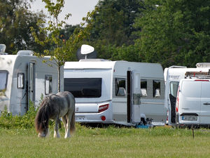 Supporting image for story: Travellers move onto cemetery site in latest Black Country camp