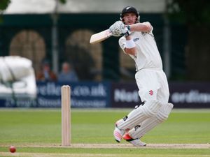 Supporting image for story: Worcestershire ease to victory at Lancs