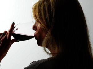 Supporting image for story: Now, science says alcohol can help protect against diabetes