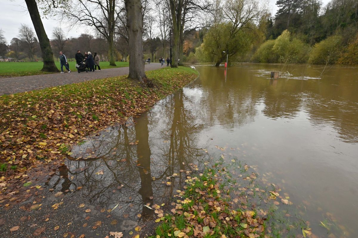 Shropshire Flood Alerts: Scores of warnings remain in place following persistent downpours Shropshire Flood Alerts: Scores of warnings remain in place following persistent downpours