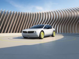 Supporting image for story: The i Vision Dee is a striking look at the future of BMW