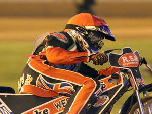 Supporting image for story: Dudley Heathens beaten on the road