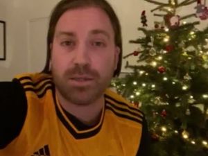 Supporting image for story: 'Such a cruel way to end 2020!' Wolves fans on last-gasp defeat at Manchester United - WATCH 