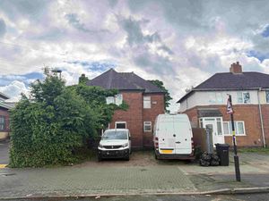 Supporting image for story: Birmingham City Council selling detached home at auction with £100,000 price tag