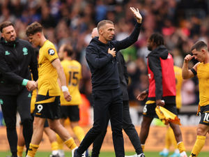 Supporting image for story: Gary O'Neil issues apology to Wolves fans after Chelsea defeat