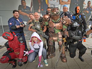 Supporting image for story: Sci-fi fans don their best costumes for Walsall comic con and toy fair