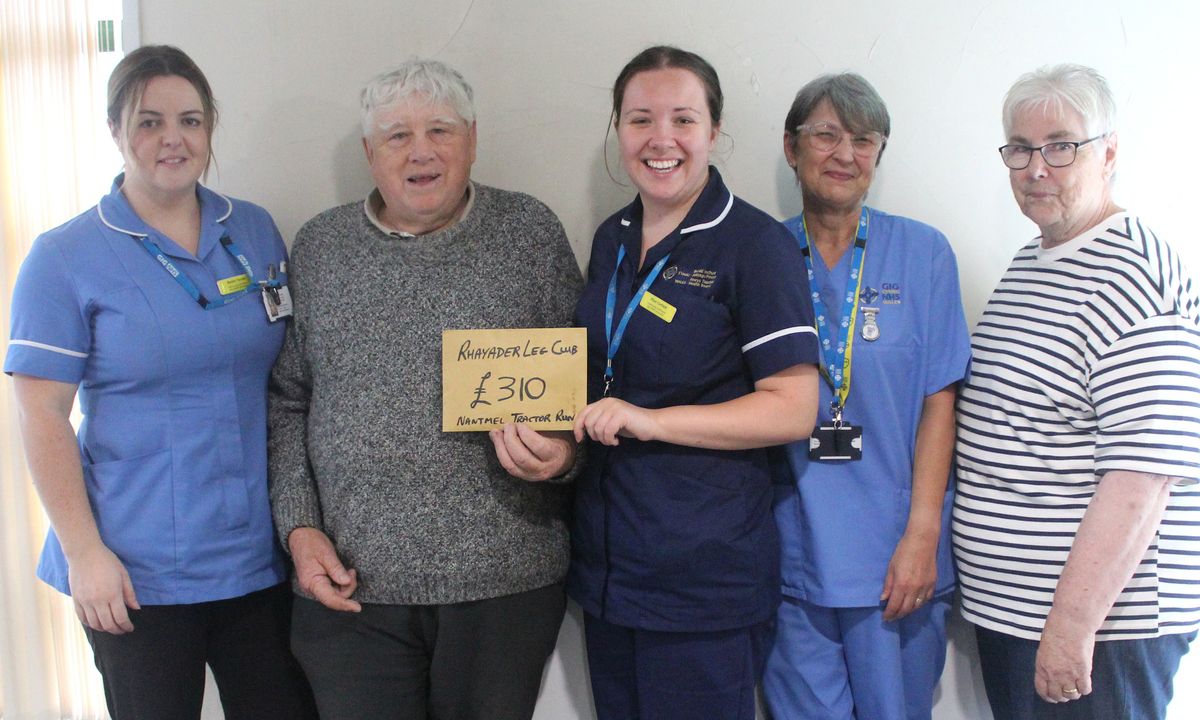 Leg Club and Cancer Research benefit from Nantmel Tractor Run