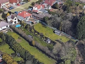 Supporting image for story: Councillors approve back garden house proposals despite objector's 'feeling of dread'