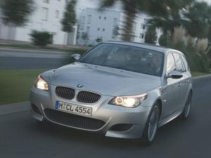 Supporting image for story: The history of the BMW 5 Series
