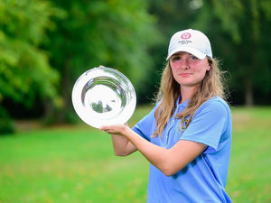 Supporting image for story: Lauren Crump: Shropshire golfer defends yet another title