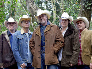 Supporting image for story: Paul Young's Los Pacaminos coming to Bilston