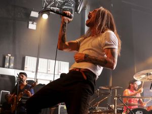 Supporting image for story: Incubus rock Birmingham's O2 Academy - with pictures