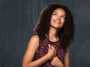 Supporting image for story: Singer-songwriter and multi-instrumentalist Kizzy Crawford to play at a Llanwrtyd Wells venue