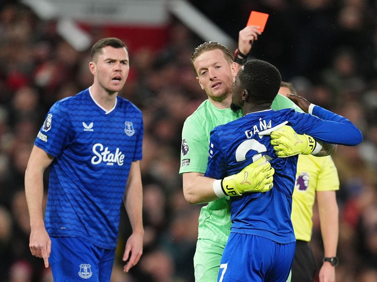 Idrissa Gana Gueye sent off for slapping Everton team-mate Michael Keane